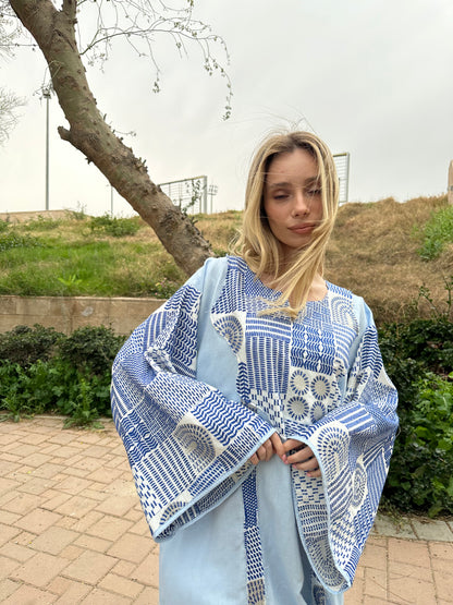 Blue embroidery pattern kaftan