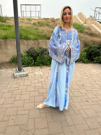 Blue embroidery pattern kaftan